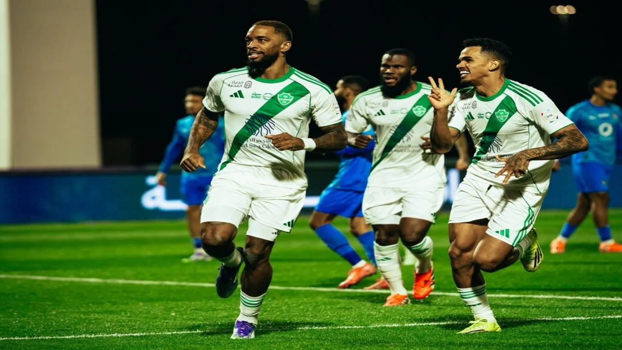 صدام مرتقب.. موعد مباراة الأهلي والحزم والقنوات الناقلة في دوري روشن السعودي